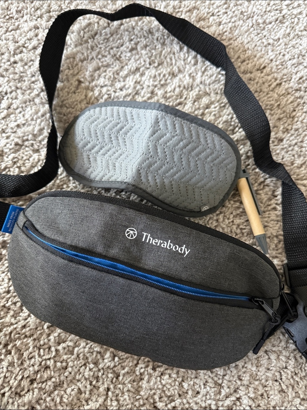 United Airlines x Therabody Toiletries Bag